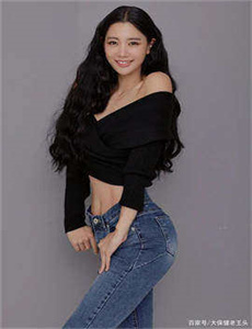 生物课老师拿自己做繁殖实验-美女脱全部的衣服